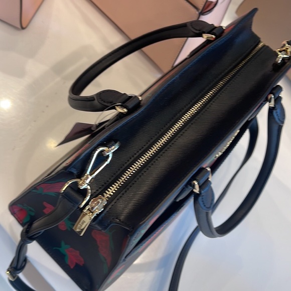 Kate Spade Madison Safiano Leather Medium Rose Toss Print Satchel Handbag 
NWT - Picture 5 of 16